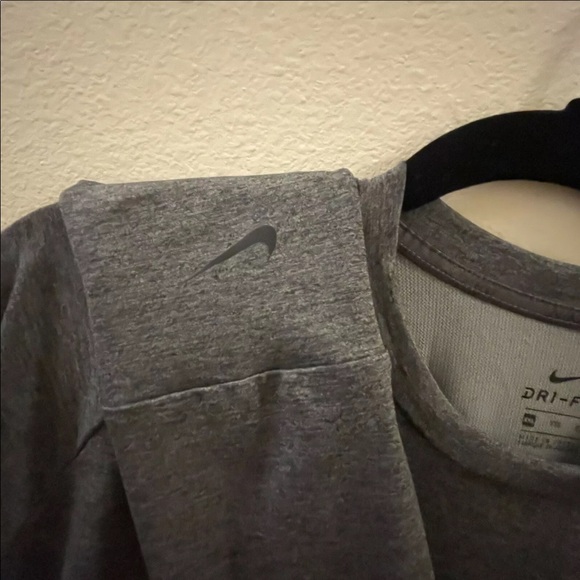 Women’s XXL Nike Pro Warm NWT long sleeve originally $75 almost 70% for $25!!!! - Picture 5 of 11